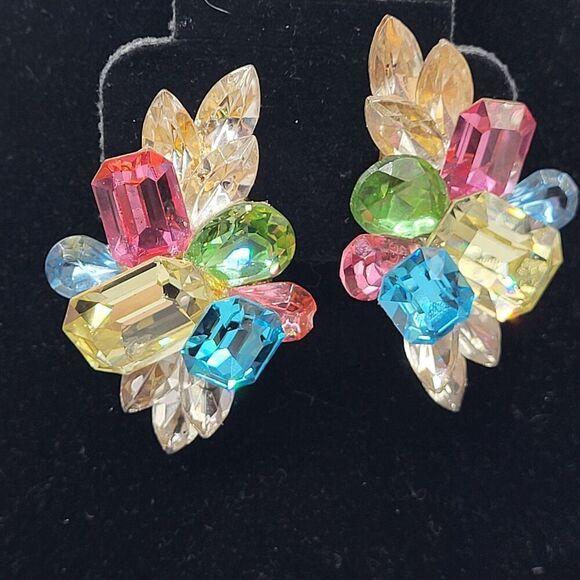 Stunning Crystal Cluster Clip On Earrings 2in - Picture 1 of 3